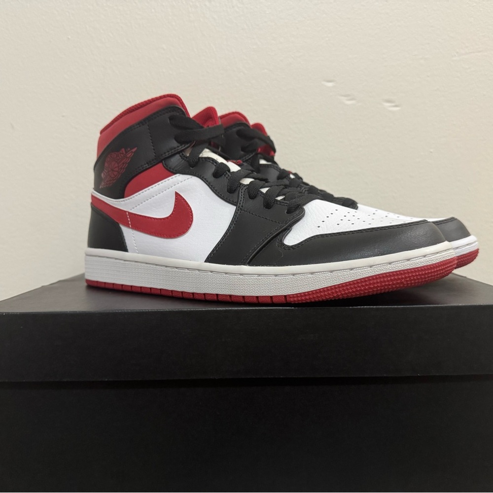 Air Jordan 1 Mid Gym Red Men’s Size 9.5
